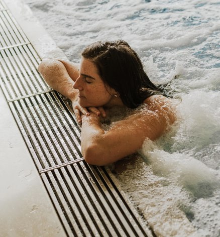 Finlake Lady In Spa Pool