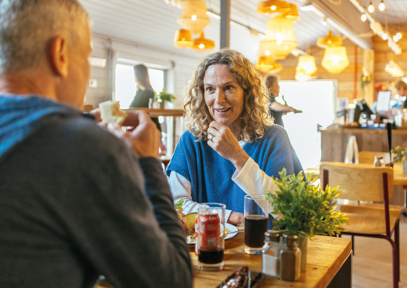 Couple talking over lunch at Finlake cafe